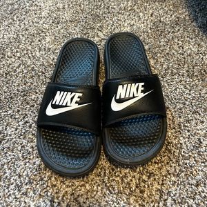 NIKE Slides